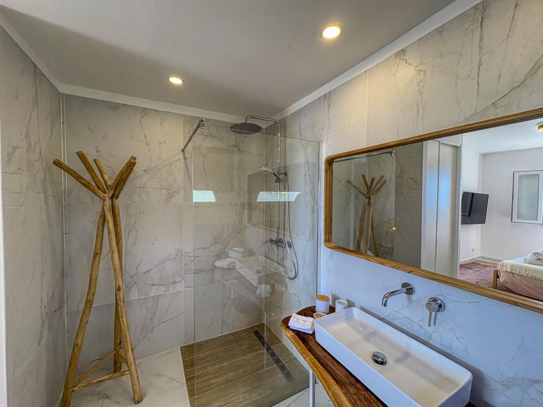 25.Location villa pied dans l'eau Saint François Guadeloupe_Suite RDC